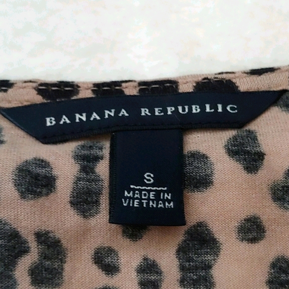SALE 2 for $7: Banana Republic Cheetah Print Blouse, Small - Picture 7 of 10